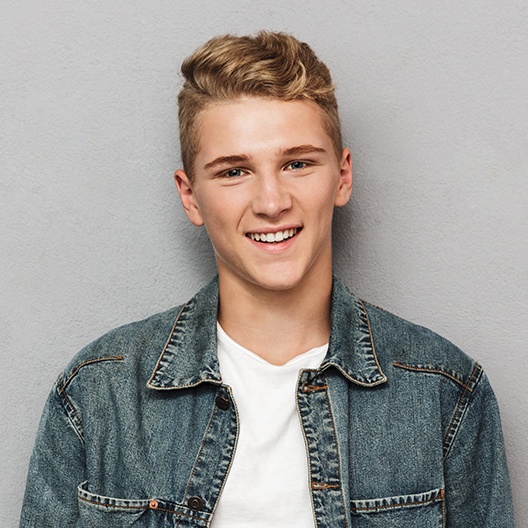 Teen boy with healthy smile